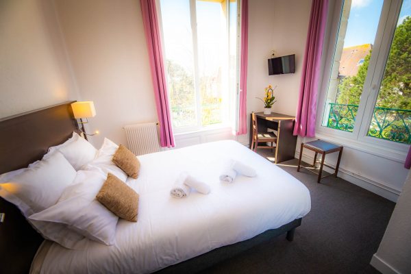 Standaard Tweepersoonskamer + Eenpersoonskamer Tuinzijde Hotel Villa Andry
