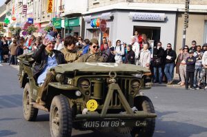 militaire parade om te zien tijdens uw verblijf in de buurt van de invasiestranden in Ouistreham Sword Beach
