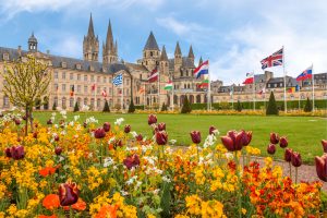Stadhuis van Caen om te ontdekken voor uw romantisch weekend in Normandië